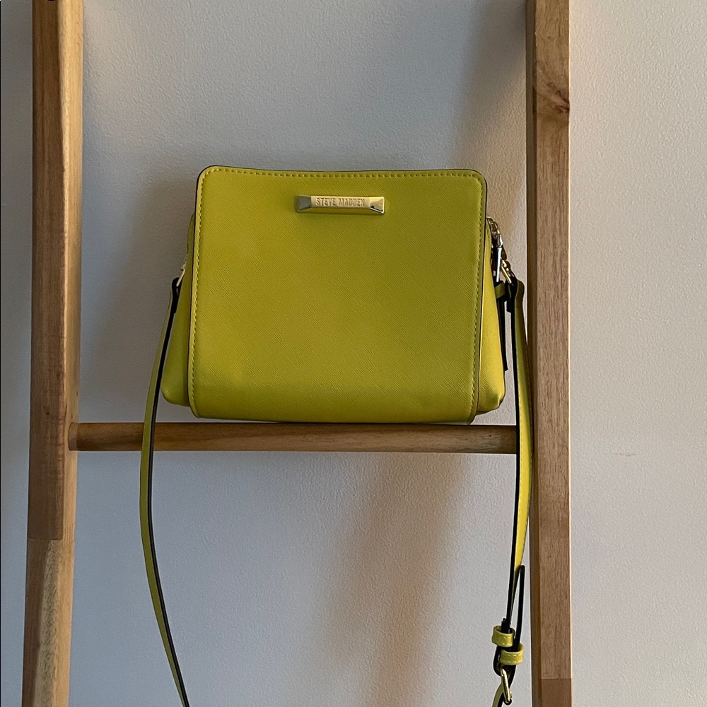 Steve Madden yellow Crossbody Bag new never used